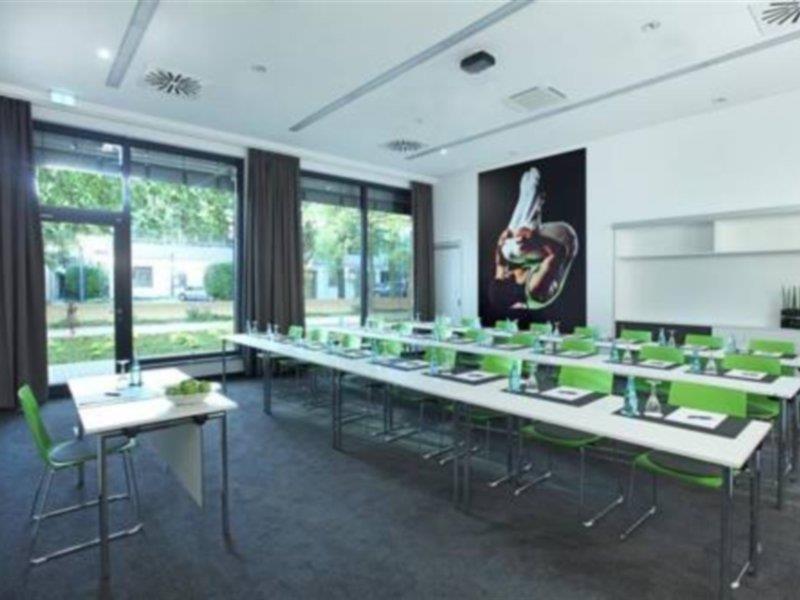 Lindner Hotel Frankfurt Sportpark, Part Of Jdv By Hyatt Frankfurt am Main Exterior photo